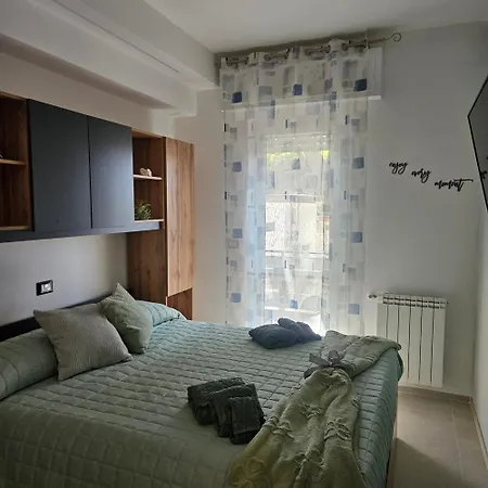 Sea Side Sage Apartmán *